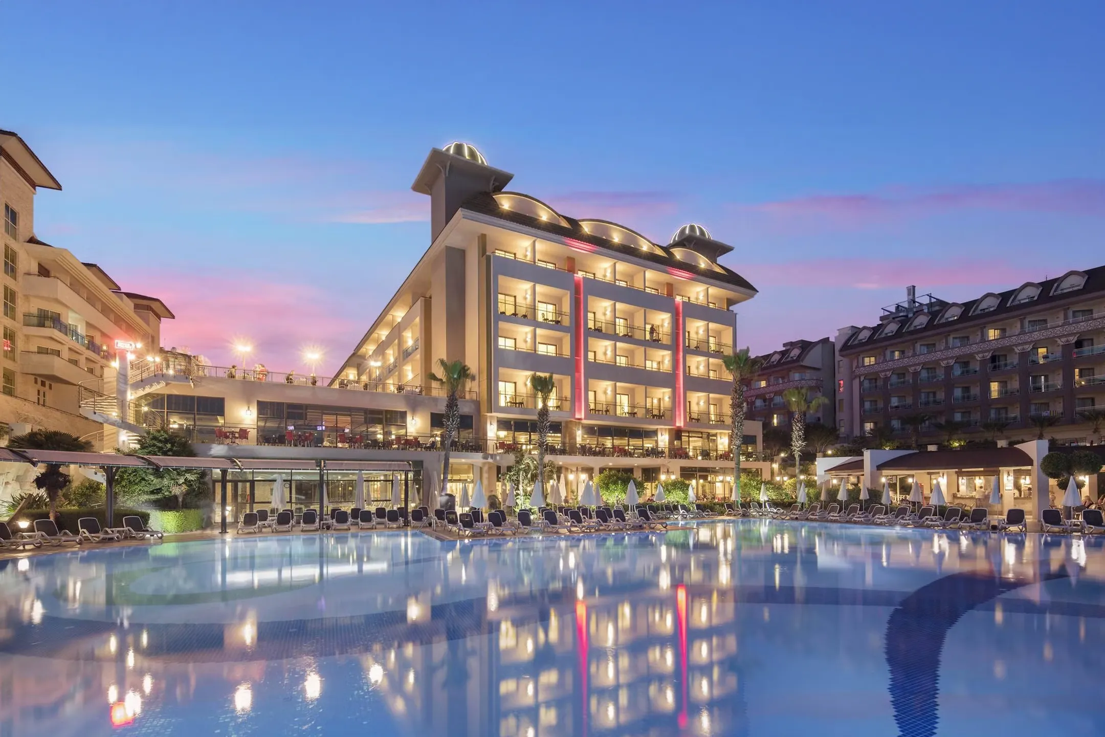 https://www.gezipero.com/image/otel/aydinbey-king-palace-spa_67a48b8641627.webp