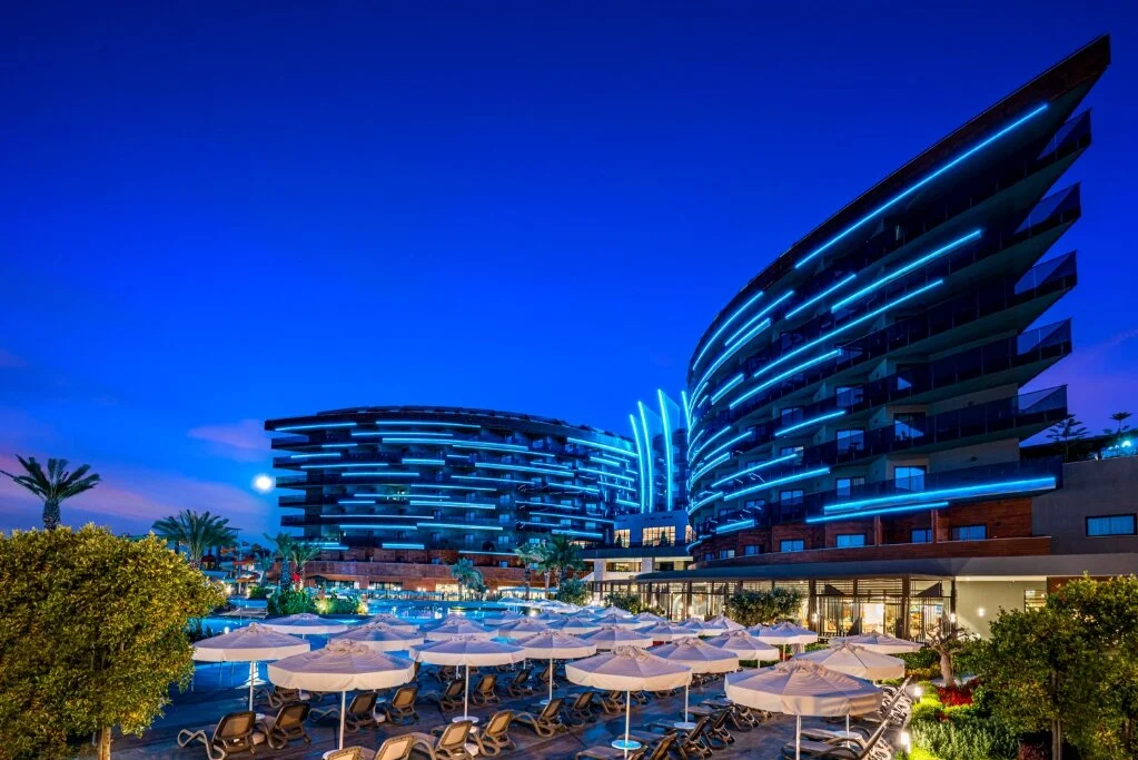 https://www.gezipero.com/image/otel/kirman-calyptus-resort-spa_67083c6b117f2.webp